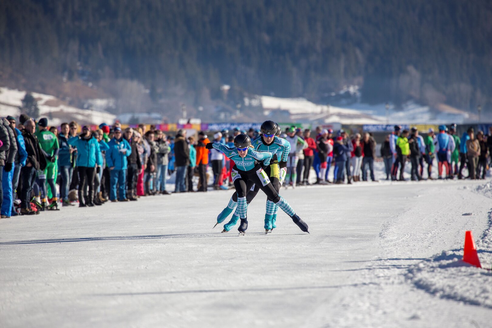 (c) Weissensee Information