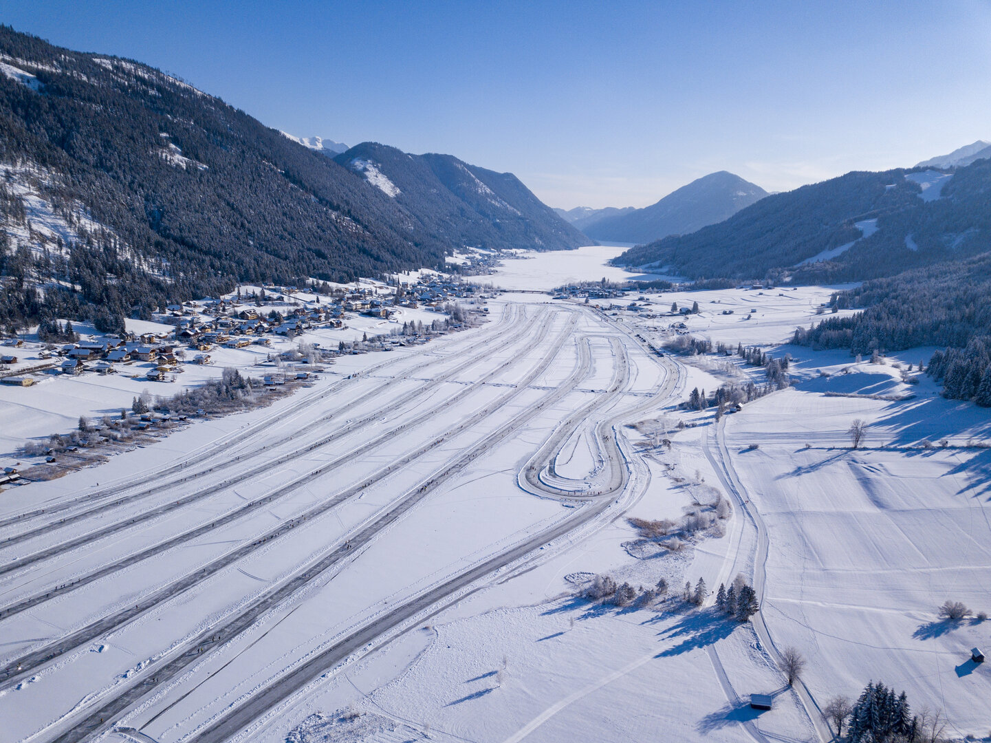 (c) Weissensee Information