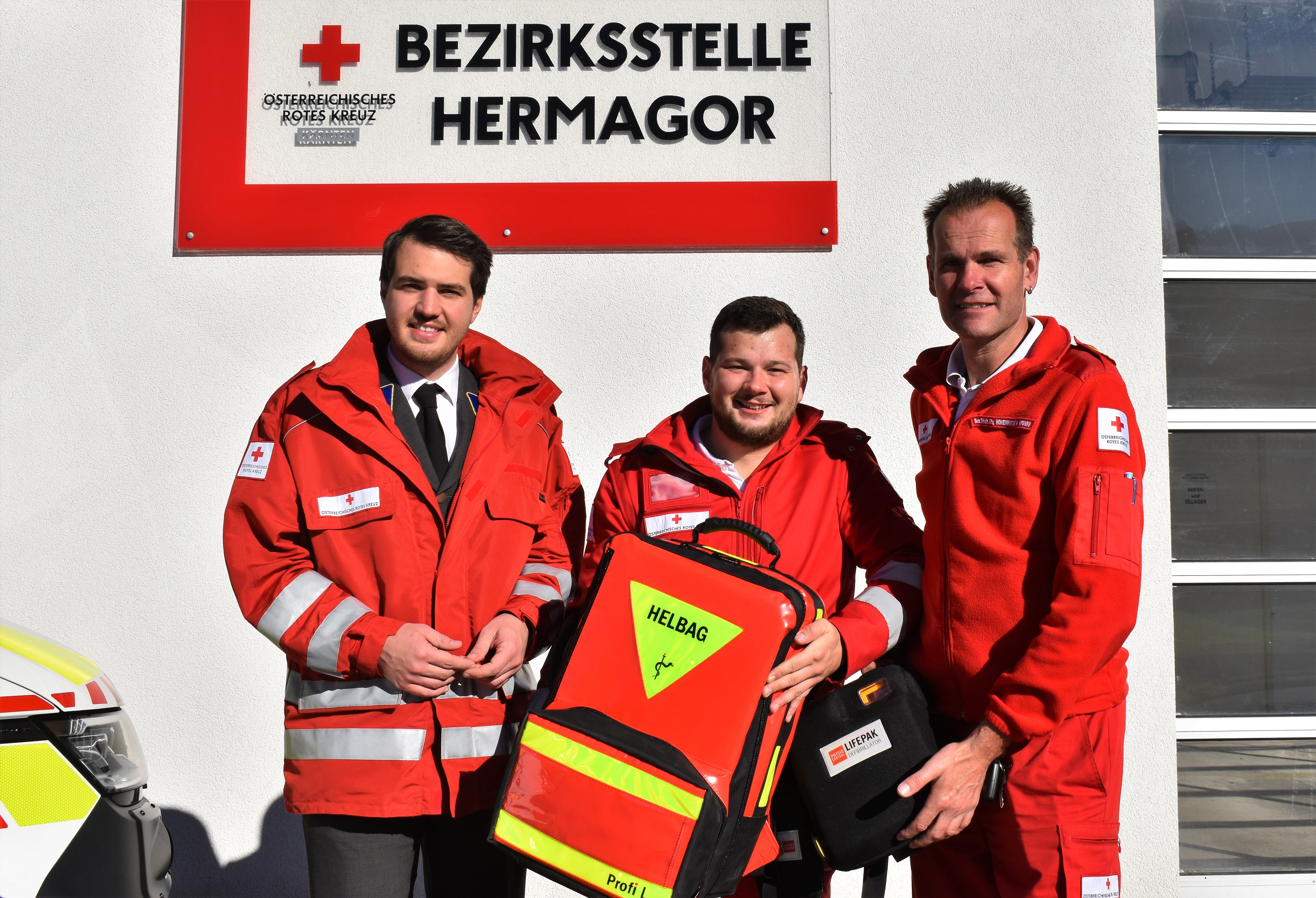 Bezirkstellenleiter Luca Burgstaller, First Responder Florian Umfahrer und Karlheinz Hohenwarter, First Responder Beauftragter.